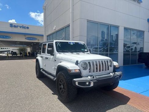 Used 2019 Jeep Wrangler Unlimited Sahara AWD/4WD image 2