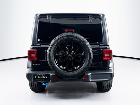 Used 2023 Jeep Wrangler Sahara image 7