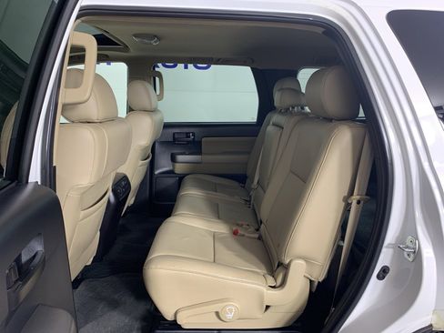 Used 2017 Toyota Sequoia SR5 image 33