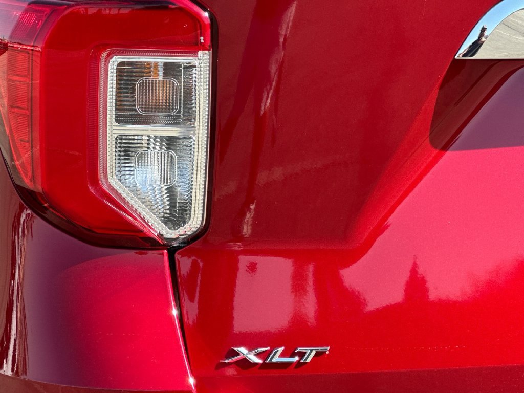Certified 2023 Ford Explorer XLT w/ Equipment Group 202A RWD image 26