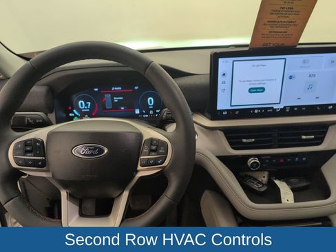 Used 2025 Ford Explorer Active w/ Active Comfort Package image 21