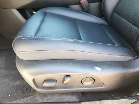 Used 2025 Chevrolet Equinox LT w/ Convenience Package II AWD/4WD image 10