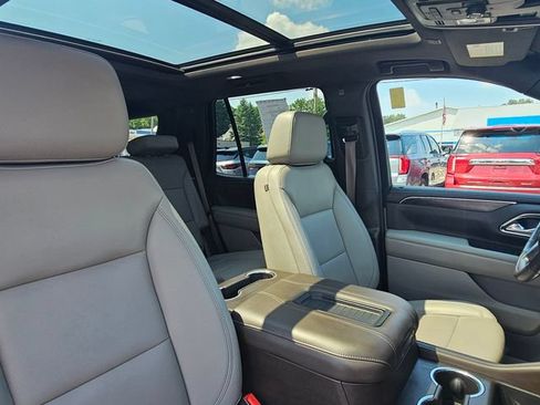 Used 2022 Chevrolet Tahoe Z71 w/ Luxury Package AWD/4WD image 25