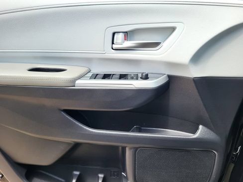 Used 2025 Toyota Sienna XLE AWD/4WD image 13