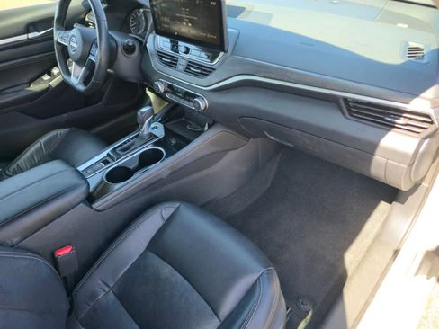 Used 2023 Nissan Altima 2.5 SL FWD image 10
