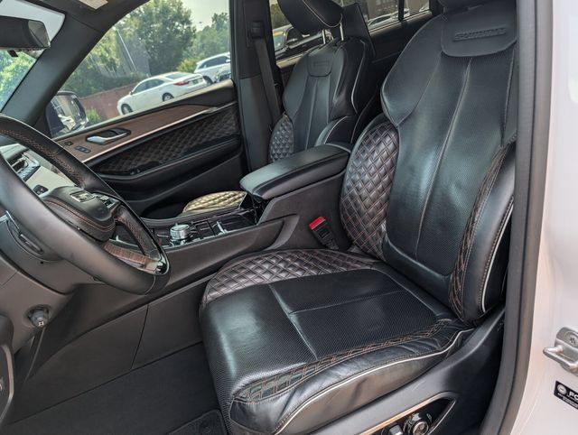 Used 2023 Jeep Grand Cherokee L Summit w/ Advanced Protech Group IV AWD/4WD image 15