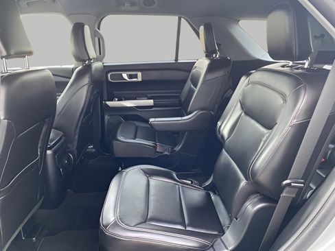 Used 2023 Ford Explorer XLT w/ Equipment Group 202A image 38