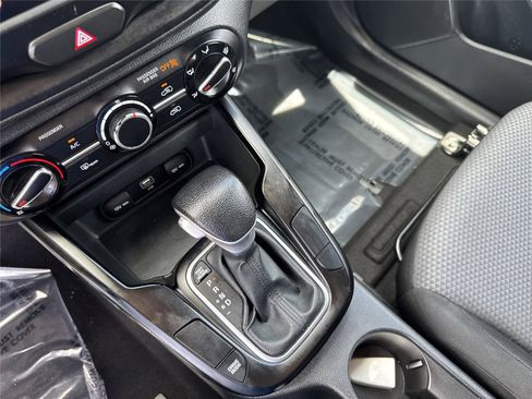Used 2023 Kia Soul LX FWD image 28