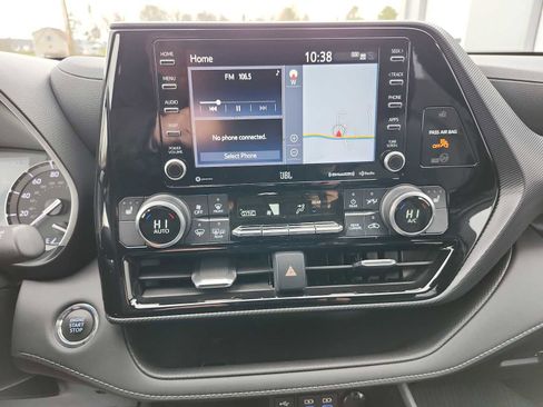 Used 2022 Toyota Highlander XSE image 13