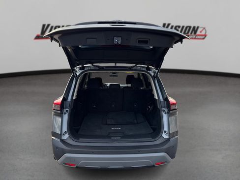 Used 2023 Nissan Rogue S image 11