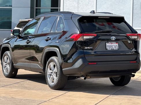 Certified 2022 Toyota RAV4 LE AWD/4WD image 7
