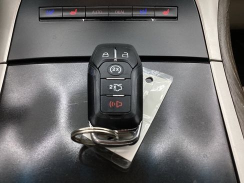 Used 2017 Lincoln MKX Reserve w/ Lincoln MKX Climate Package AWD/4WD image 43