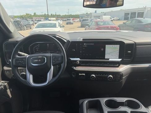 Used 2025 GMC Sierra 1500 SLT AWD/4WD image 14