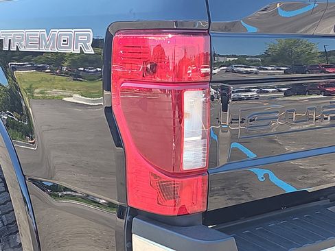 Used 2022 Ford F250 Lariat w/ Tremor Off-Road Package AWD/4WD image 31