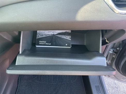 Used 2023 Chevrolet Equinox LT image 32