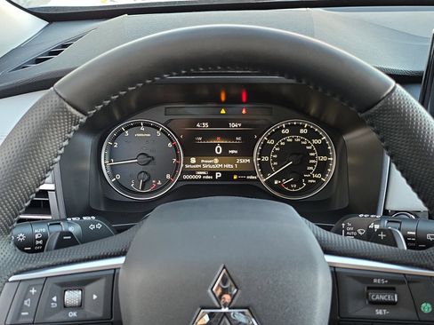 New 2026 Mitsubishi Outlander SE image 16