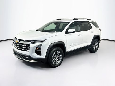 Used 2025 Chevrolet Equinox LT w/ Convenience Package II FWD image 3