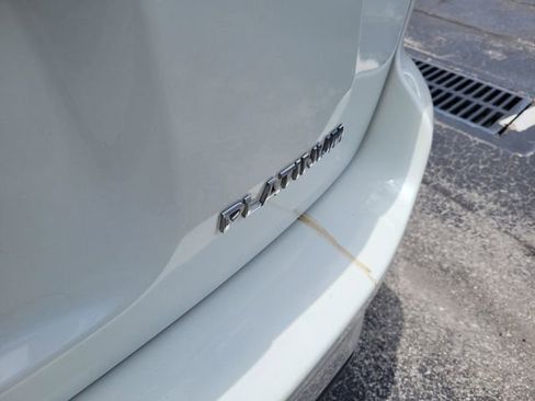 Used 2019 Nissan Pathfinder Platinum FWD image 7