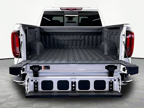 Used 2022 GMC Sierra 1500 Denali w/ Technology Package AWD/4WD image 7
