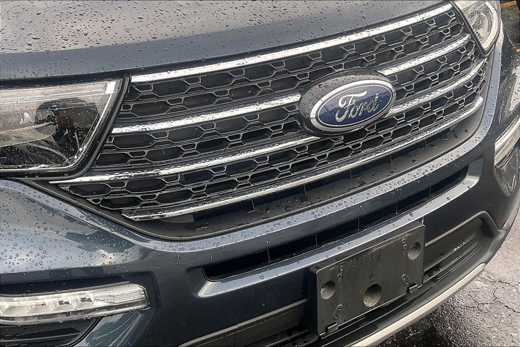 Used 2024 Ford Explorer XLT w/ Equipment Group 202A AWD/4WD image 31
