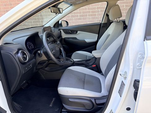 Used 2023 Hyundai Kona SE w/ Cargo Package AWD/4WD image 11