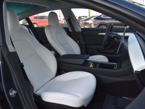 Used 2022 Tesla Model 3 Standard Range image 15