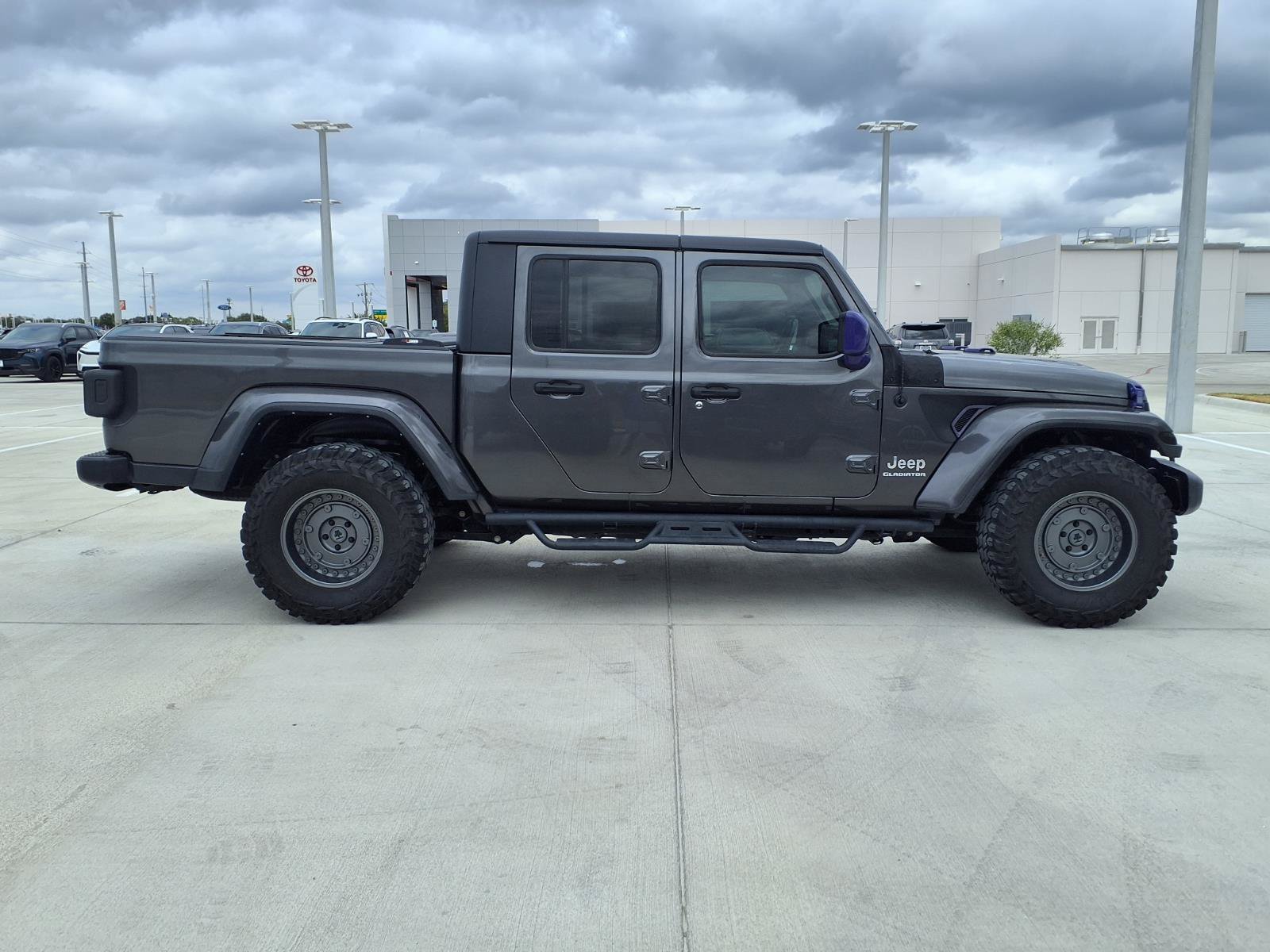 Used 2021 Jeep Gladiator Overland AWD/4WD image 10