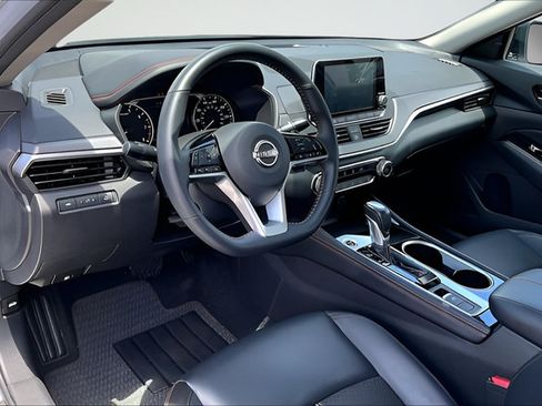 Certified 2025 Nissan Altima 2.5 SR AWD/4WD image 14