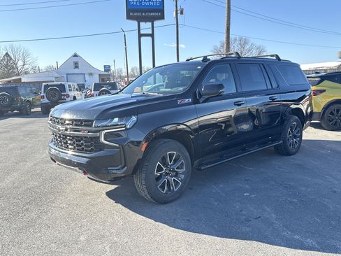 Used 2022 Chevrolet Suburban Z71 w/ Luxury Package image 6