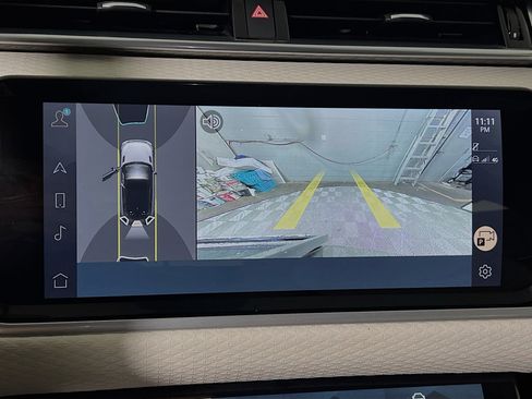 Used 2023 Land Rover Range Rover Velar R-Dynamic S image 28