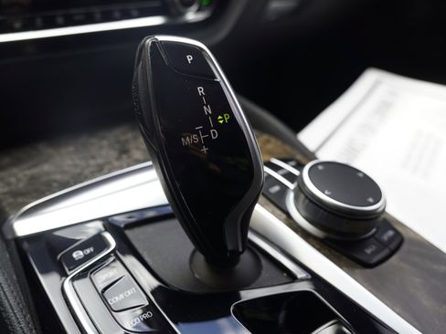 Used 2021 BMW 530i w/ M Sport Package RWD image 30