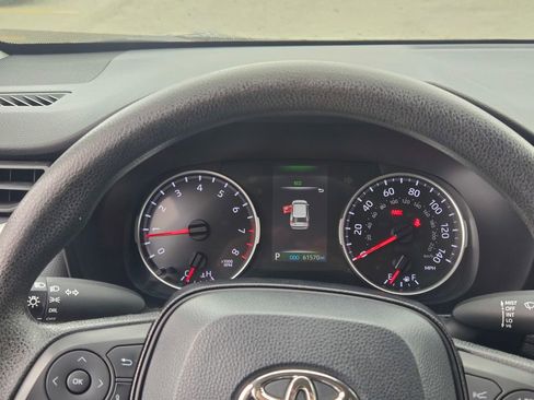 Used 2020 Toyota RAV4 LE w/ All Weather Liner Package AWD/4WD image 39