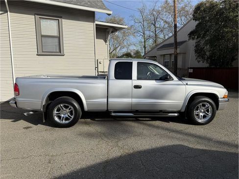 Used 2004 Dodge Dakota SLT w/ Chrome Appearance Group RWD image 1