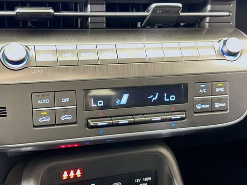 Used 2025 Hyundai Kona SEL image 13