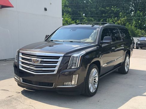 Used 2015 Cadillac Escalade ESV Platinum AWD/4WD image 10