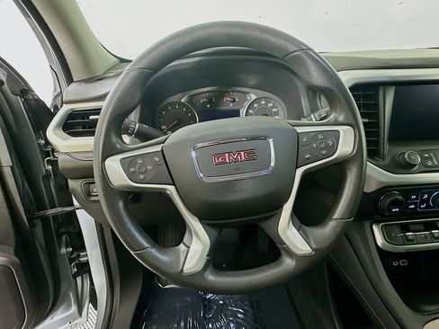 Used 2023 GMC Acadia SLE w/ Driver Convenience Package image 16
