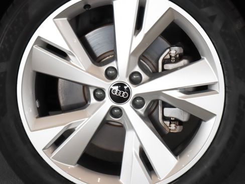 Used 2023 Audi Q4 e-tron Prestige w/ 20" Wheel Package AWD/4WD image 5