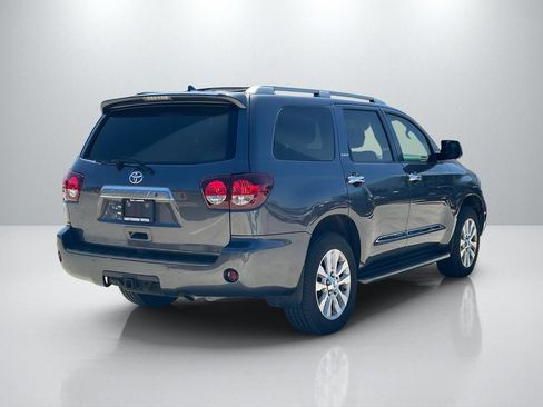 Used 2019 Toyota Sequoia Platinum RWD image 5