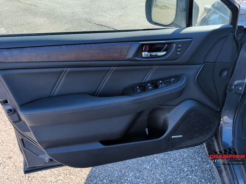 Used 2018 Subaru Outback 2.5i Limited image 14