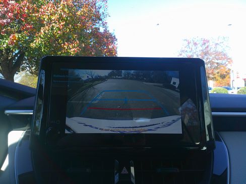 Used 2025 Toyota Corolla LE image 25