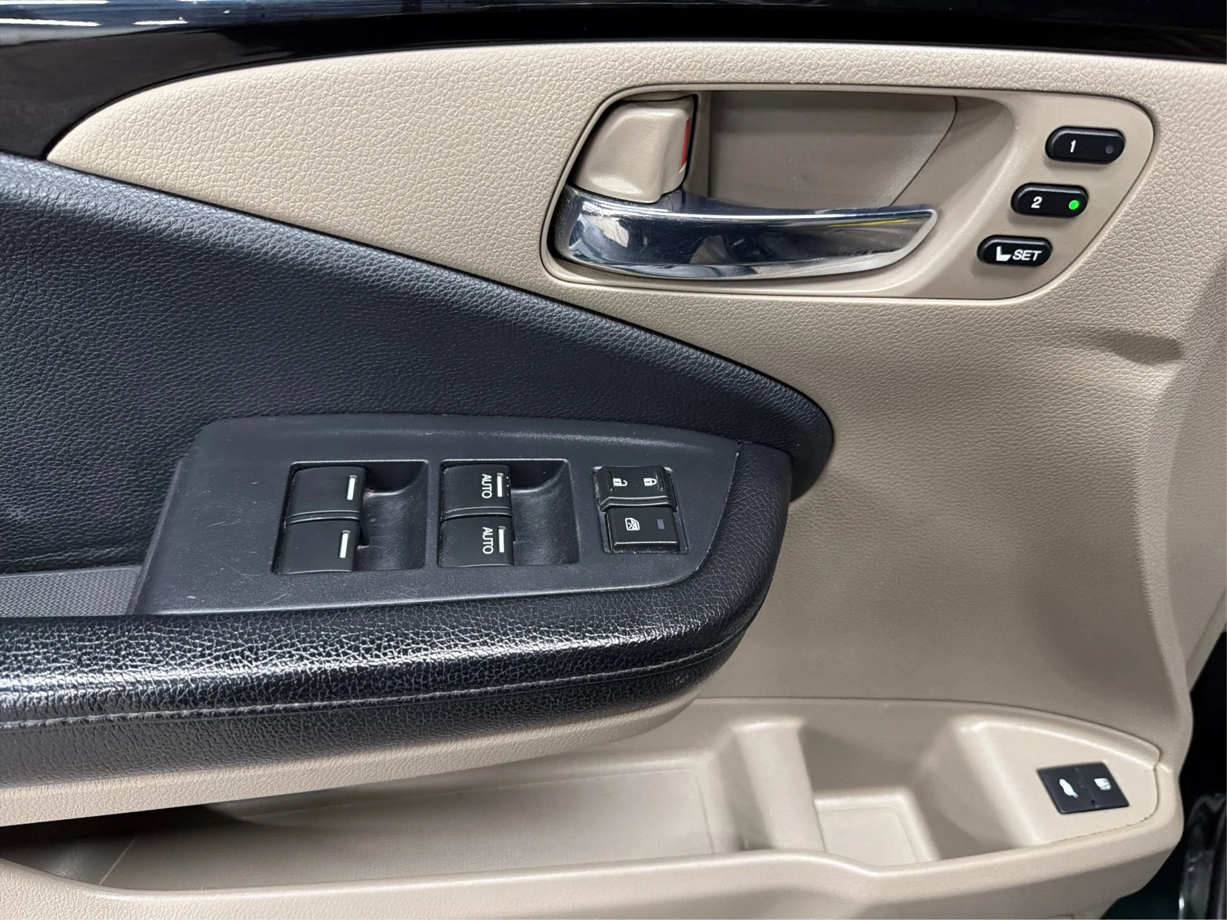 Used 2017 Honda Pilot Touring image 18