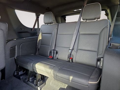 Used 2025 GMC Yukon XL Elevation w/ Elevation Premium Package AWD/4WD image 18