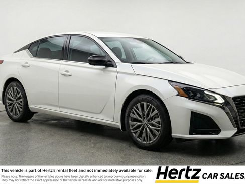 Used 2025 Nissan Altima 2.5 SV FWD image 1