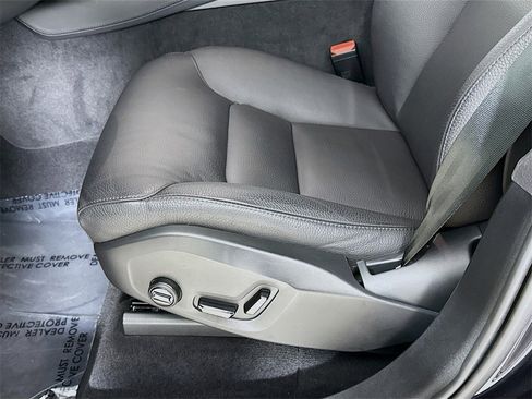 Certified 2025 Volvo XC90 B6 Plus image 19