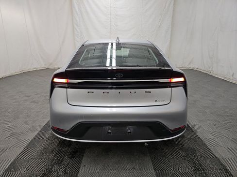 Used 2025 Toyota Prius Plug-In Hybrid image 7