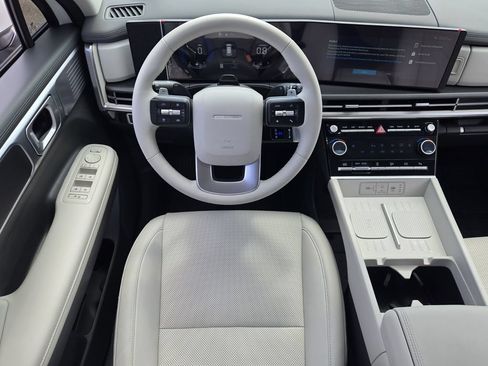 Certified 2025 Hyundai Santa Fe SEL FWD image 13