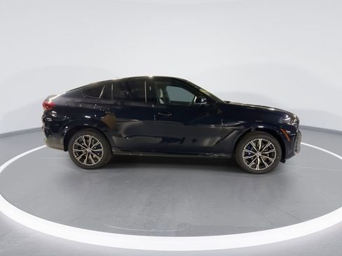 New 2026 BMW X6 xDrive40i w/ Climate Comfort Package image 9