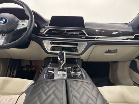 Used 2022 BMW 750i xDrive w/ Luxury Rear Seating Package AWD/4WD image 35