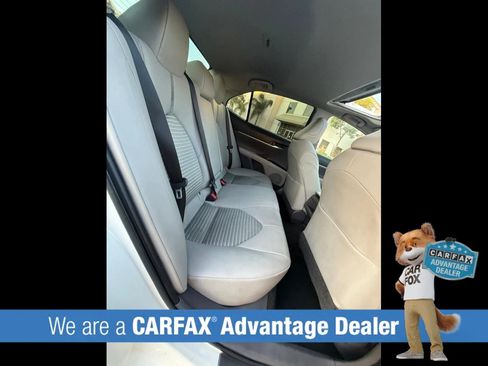 Used 2018 Toyota Camry SE w/ Moonroof Package FWD image 38
