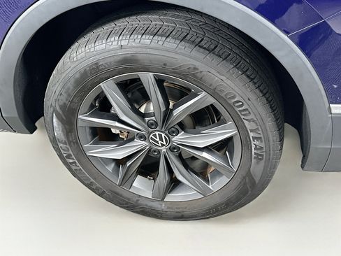 Used 2023 Volkswagen Tiguan SE FWD image 11